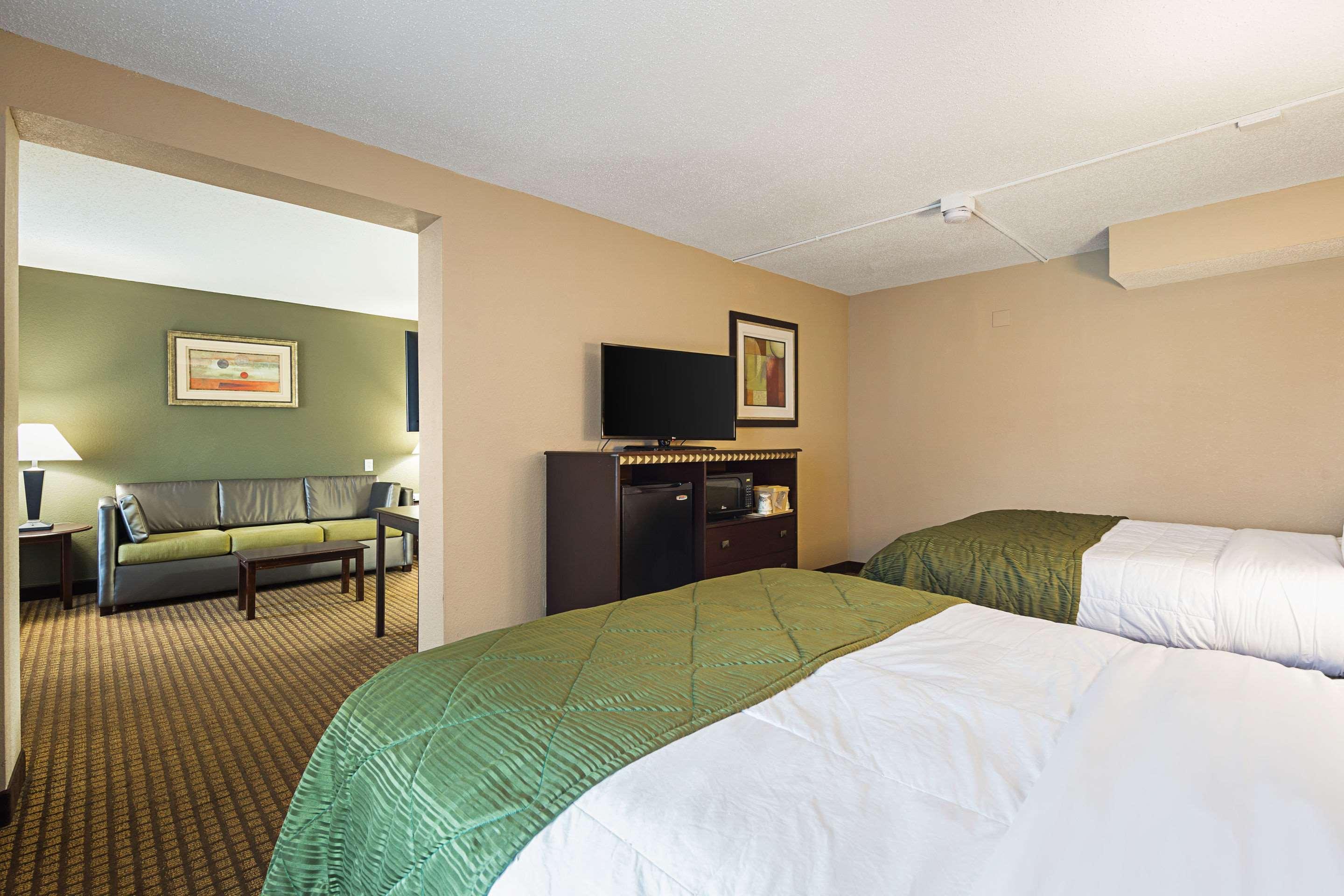 Quality Inn & Suites Greenville - Haywood Mall Εξωτερικό φωτογραφία